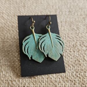 Vintage-Style Teal Feather Drop Earrings - Unbranded